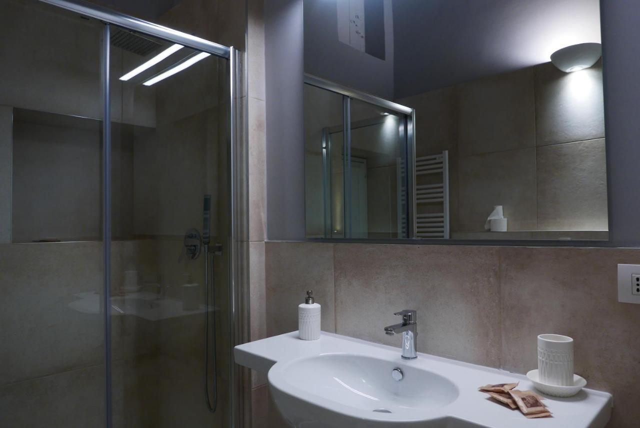 Suite 261 - Intero Appartamento Nel Centro Di Bari Exteriör bild