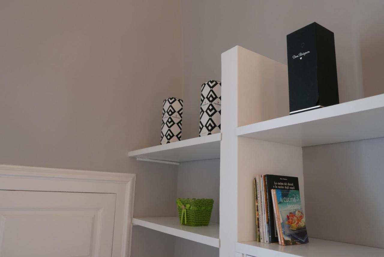 Suite 261 - Intero Appartamento Nel Centro Di Bari Exteriör bild